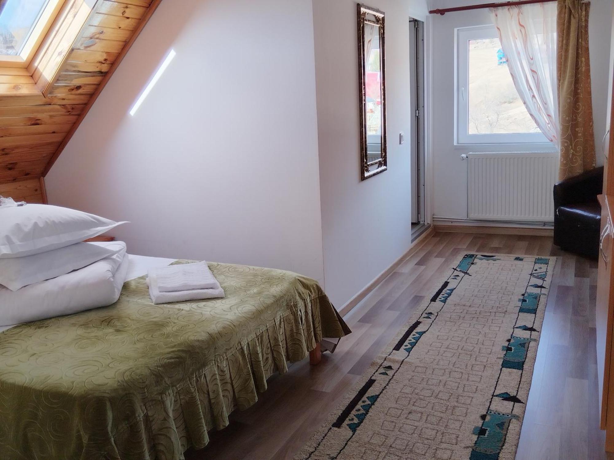 Garofita Pietrei Craiului Hotell Peştera Exteriör bild