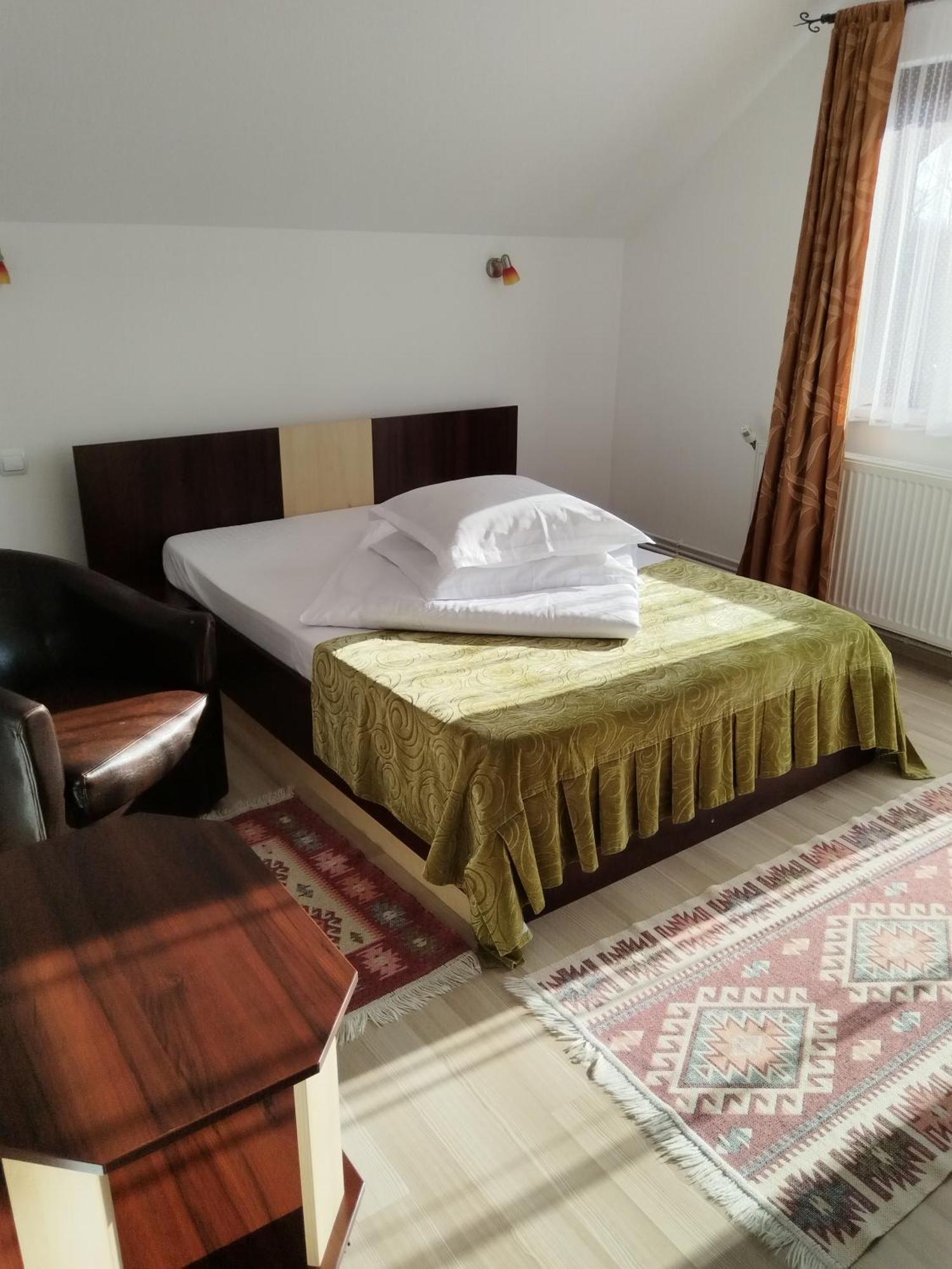 Garofita Pietrei Craiului Hotell Peştera Exteriör bild